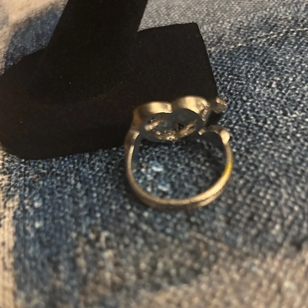 Heart Arrow Gemstone Ring with Blue and Pink Stones - Picture 4 of 5